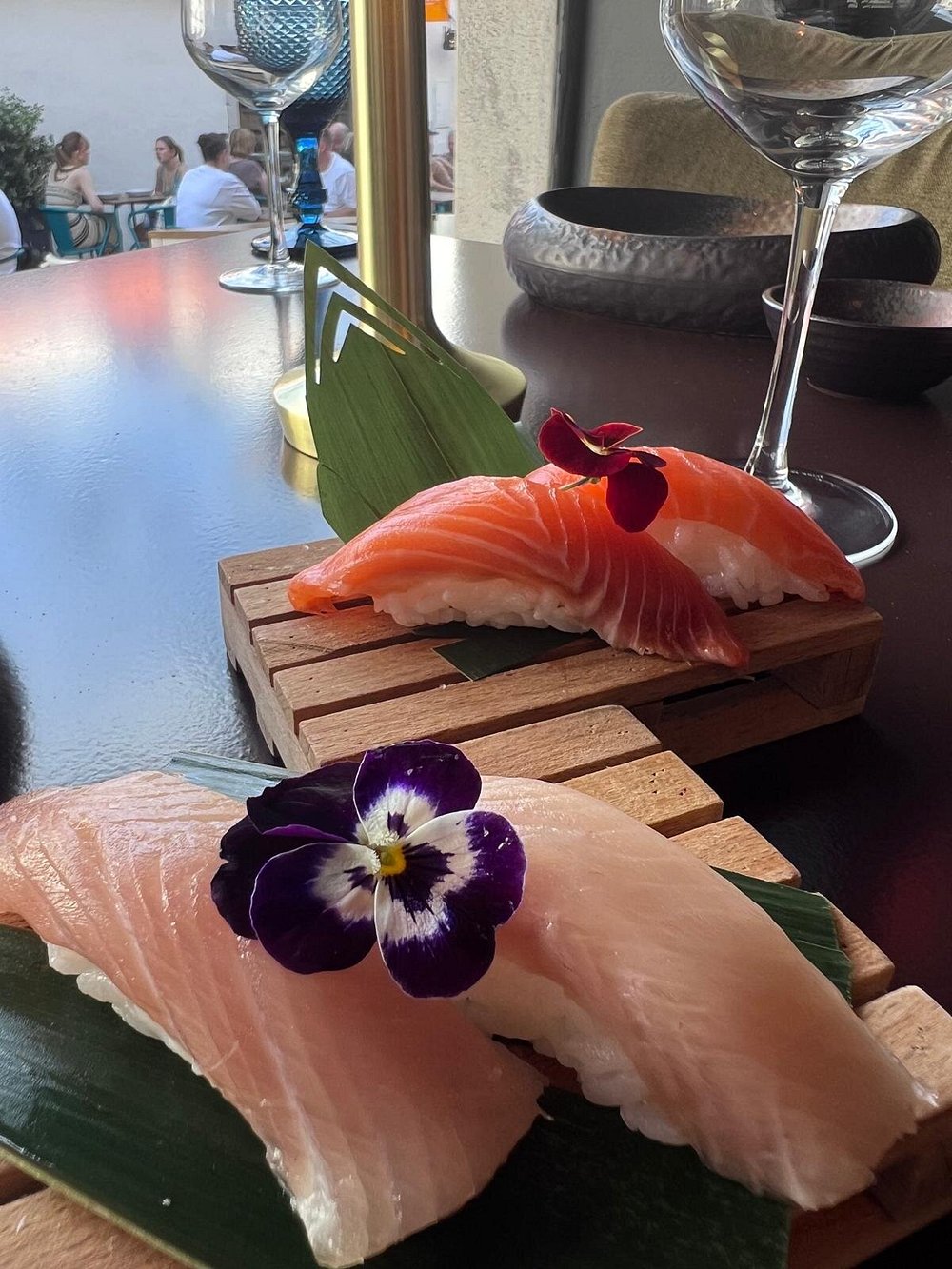ABOUT US nigiri